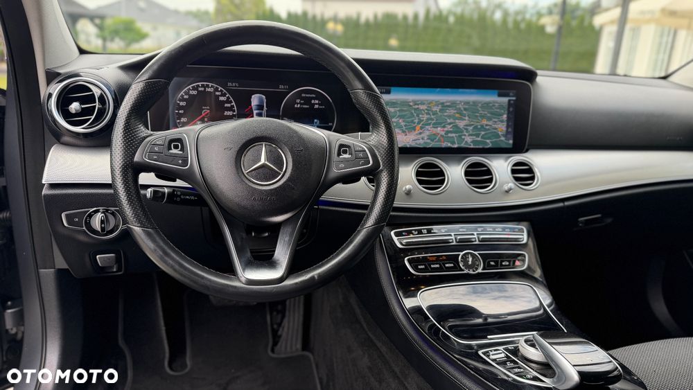 Mercedes-Benz Klasa E 220 d 4Matic 9G-TRONIC - 3