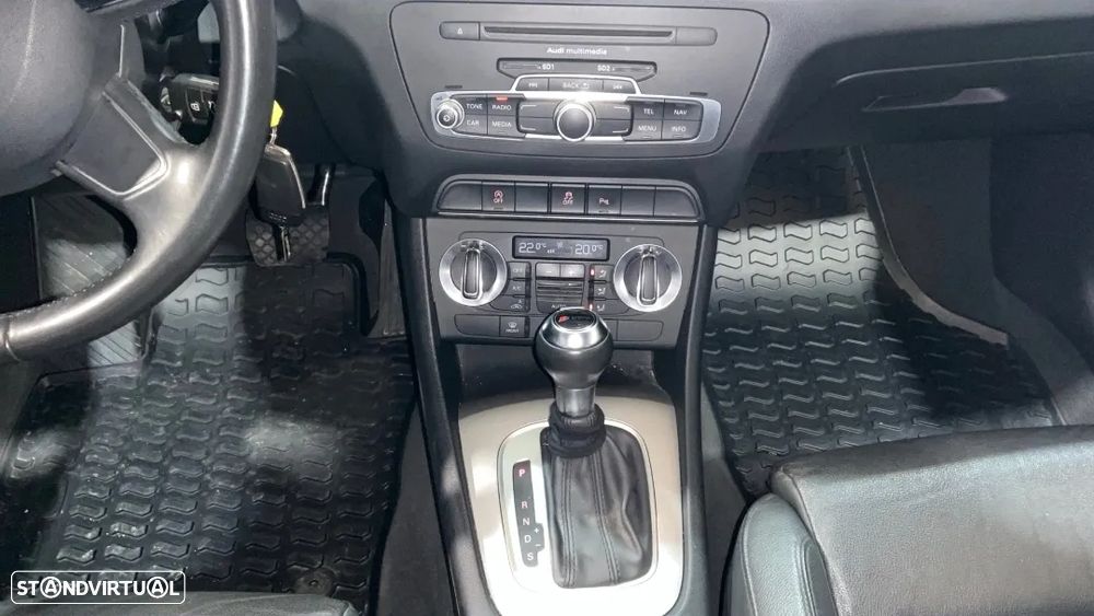 Audi Q3 2.0 TDI quattro Attraction S-tronic - 9