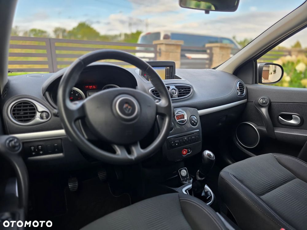 Renault Clio - 20