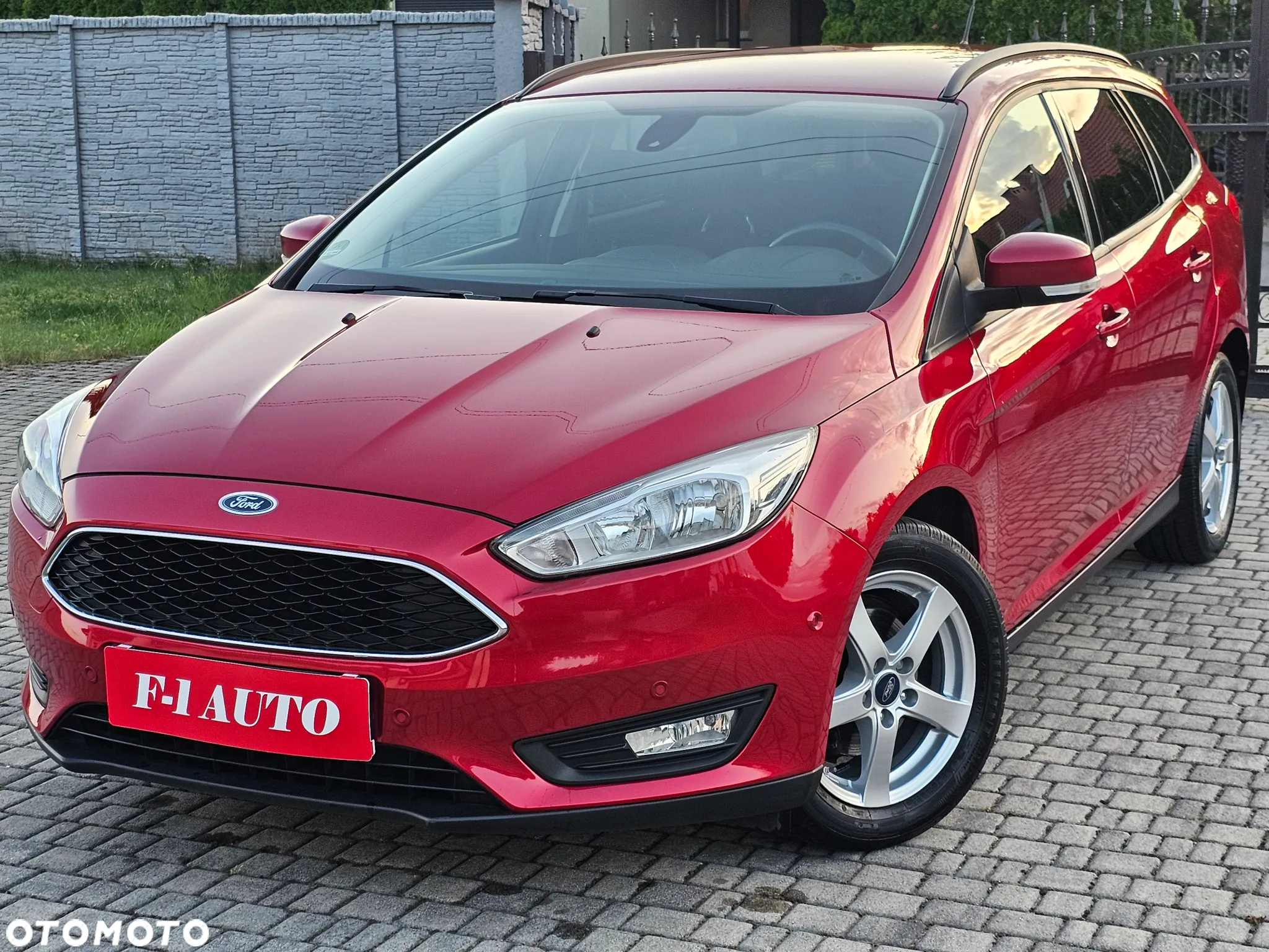 Ford Focus Turnier 1.0 EcoBoost Start-Stopp-System ACTIVE X - 2