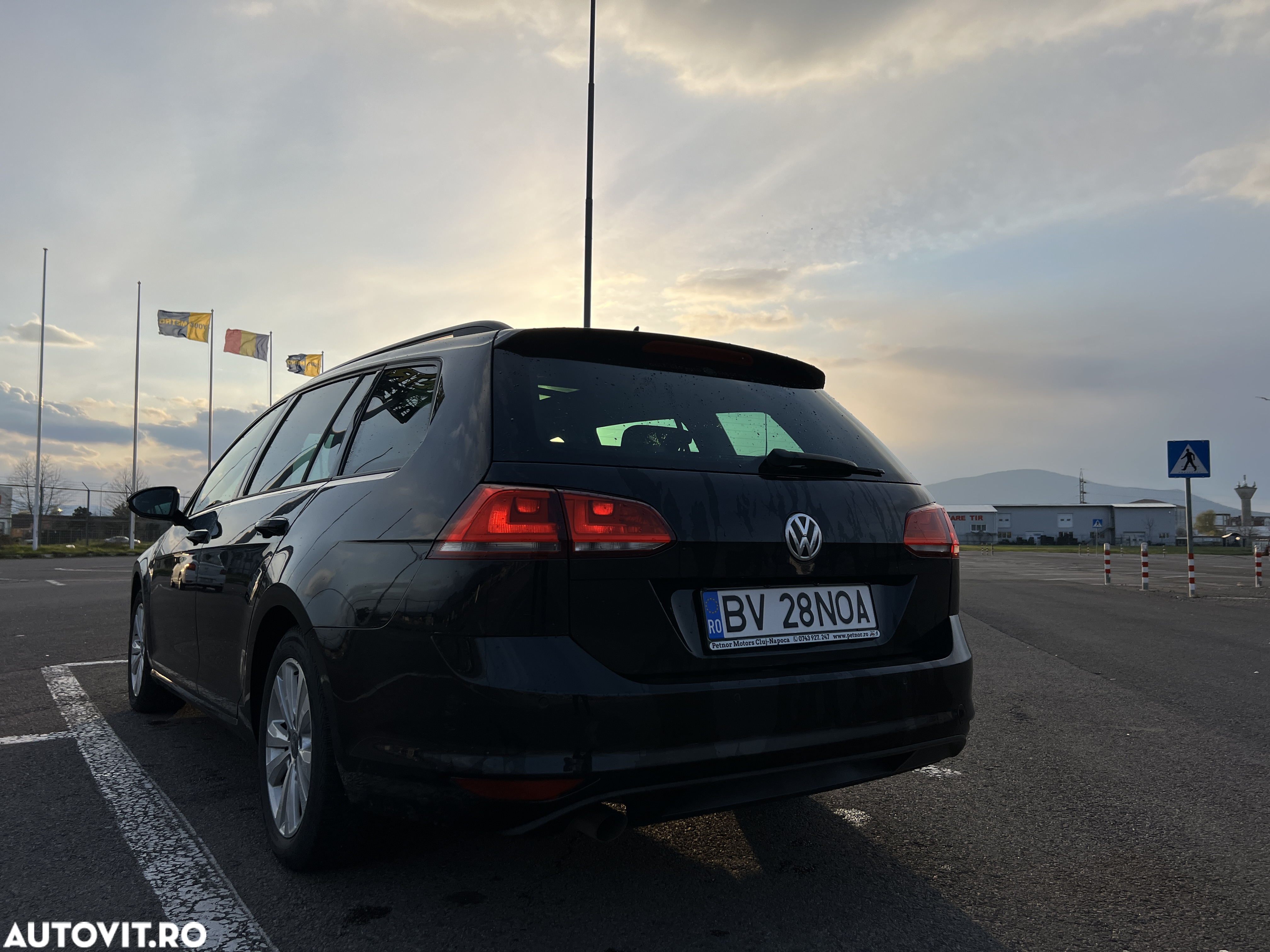 Volkswagen Golf Variant 1.6 BlueTDI DSG Comfortline - 2