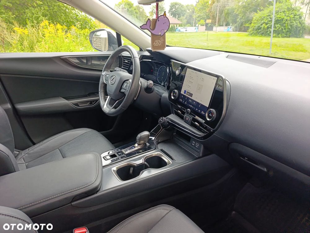 Lexus NX 350h - 11