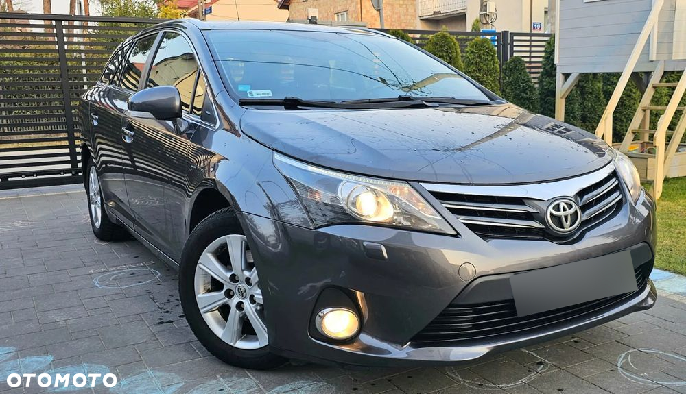 Toyota Avensis 1.8 Style - 17