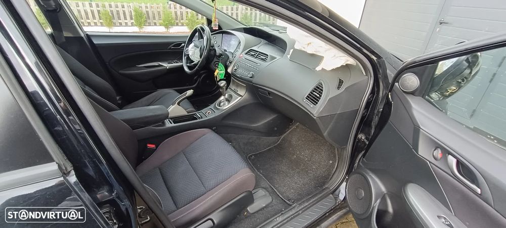 Honda Civic 1.8 ES - 5