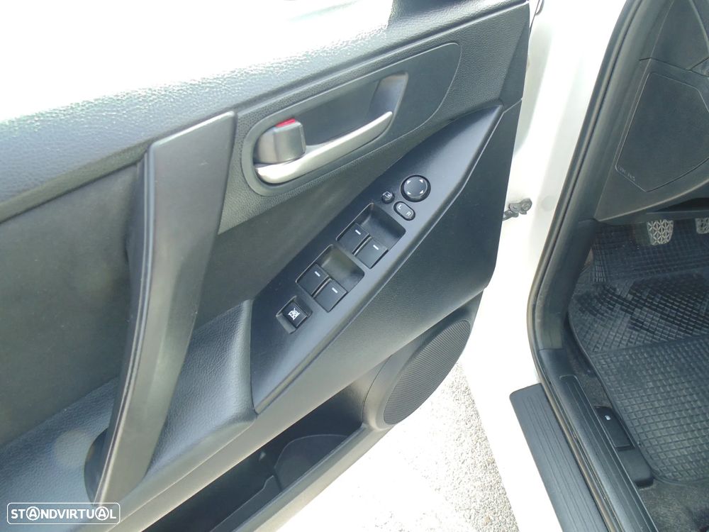 Mazda 3 MZ-CD 1.6 Exclusive - 22