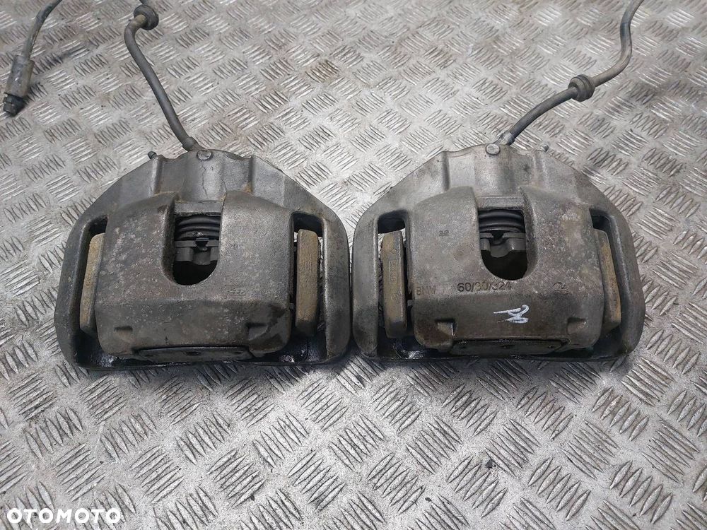 ZACISK HAMULCOWY LEWY PRZÓD + PRAWY PRZÓD BMW E61 520D - 1