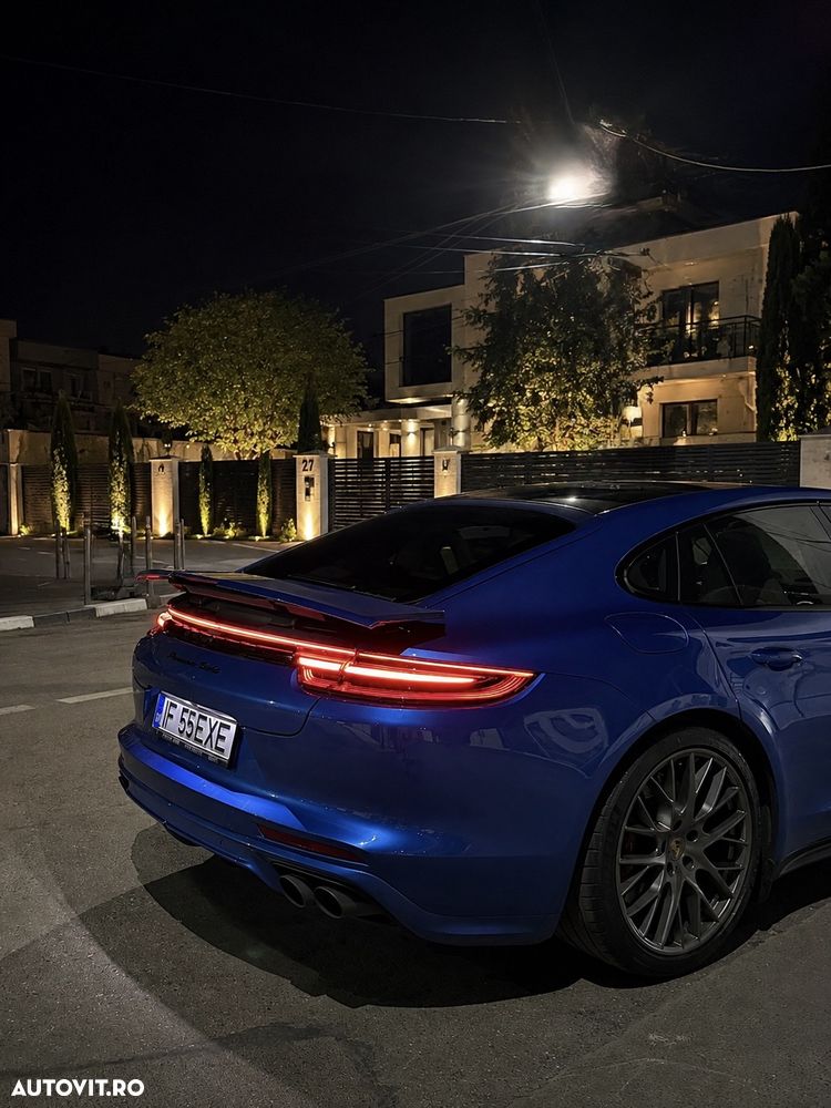 Porsche Panamera Turbo - 8