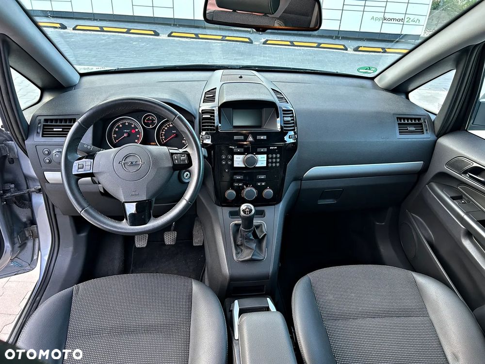 Opel Zafira 1.8 Cosmo - 3