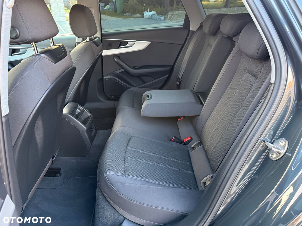 Audi A4 Avant 35 TDI mHEV S tronic - 28