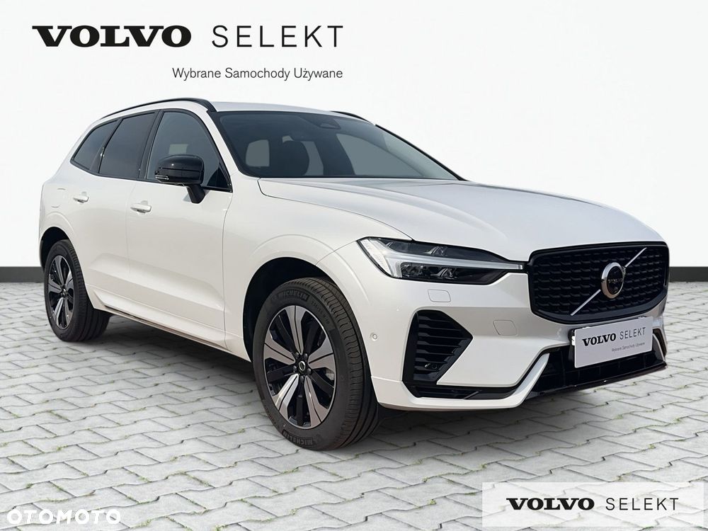 Volvo XC 60 T6 Plug-In Hybrid AWD Plus Dark - 4