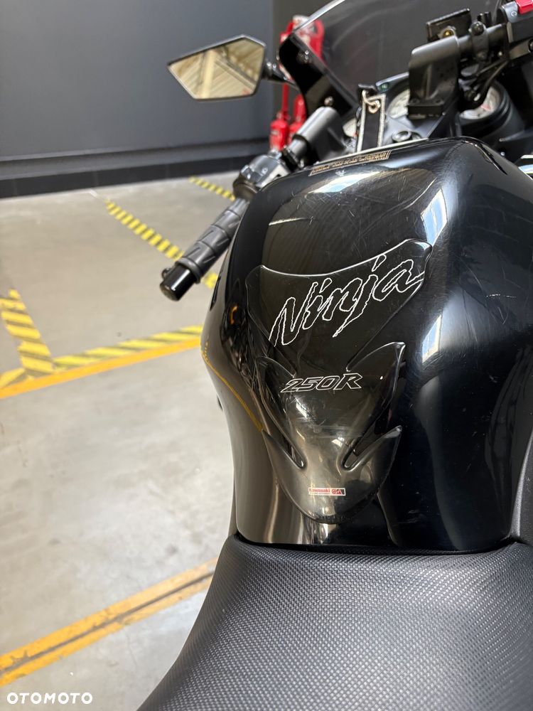 Kawasaki Ninja 250R - 6