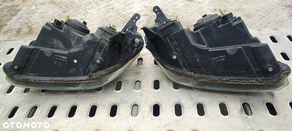 LAMPA PRZEDNIA PRAWA LEWA LAMPY OPEL TIGRA B II 7 BDB - 9