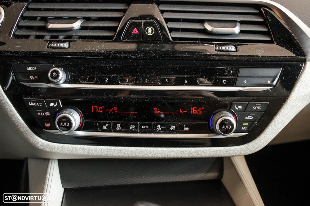 BMW 545 e xDrive Pack M - 17