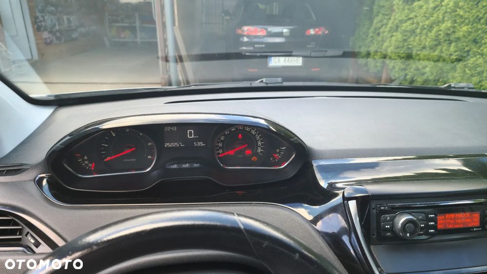 Peugeot 208 1.6 e-HDi Active STT - 14