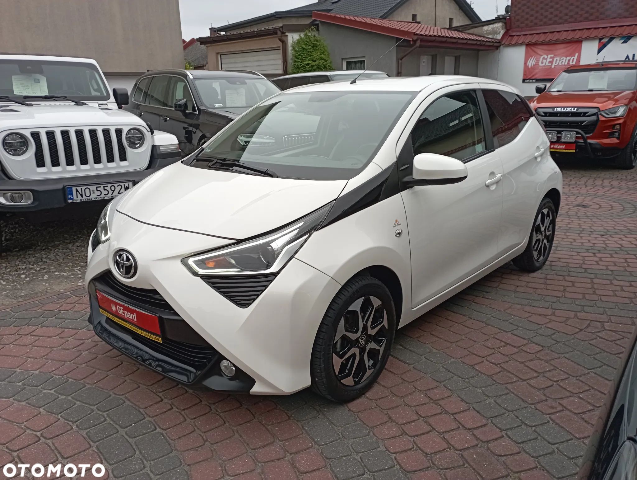Toyota Aygo 1.0 VVT-i Color Edition - 1