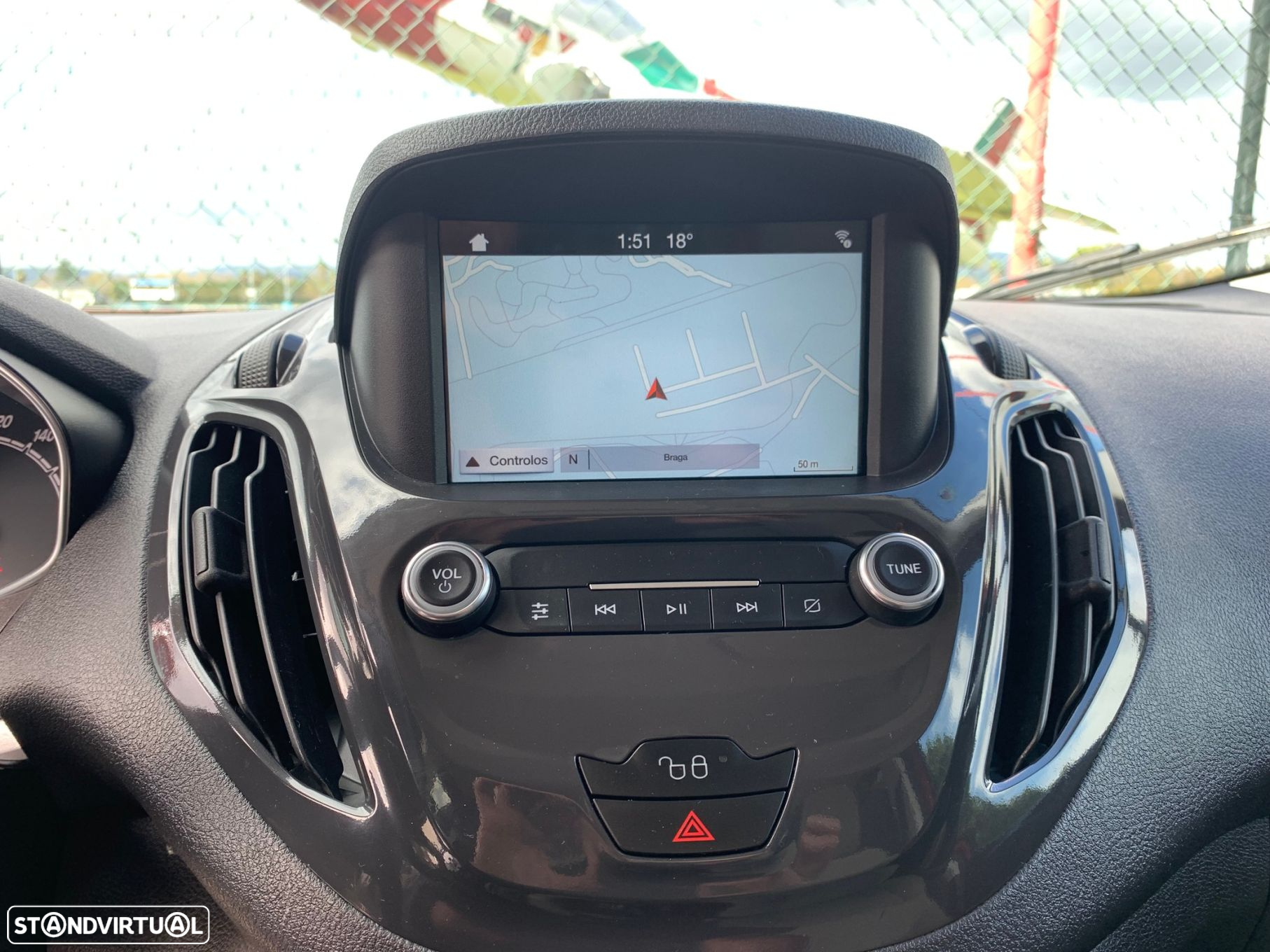 Ford Tourneo Connect 1.0i EcoBoost Titanium - 31