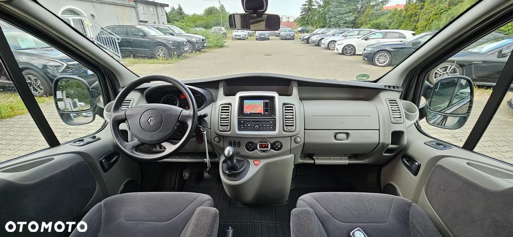 Renault Trafic 2.0 dCi 115 FAP Passenger Black Edition - 23
