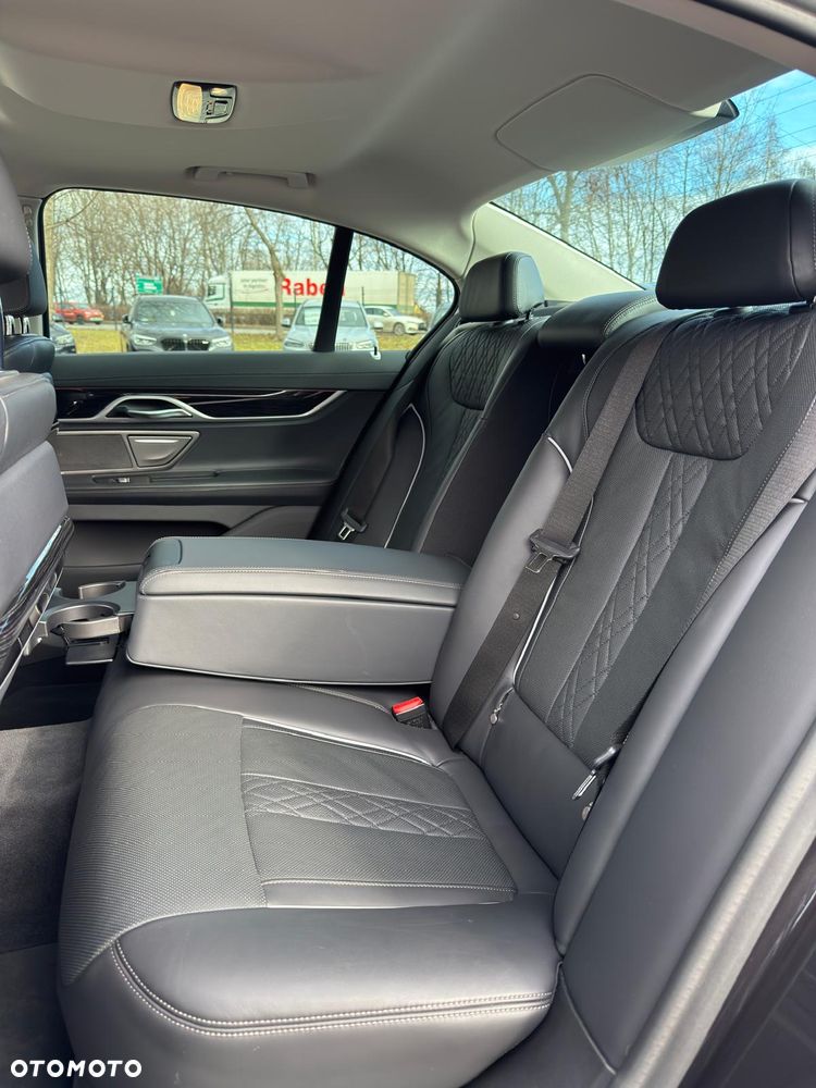 BMW Seria 7 - 19