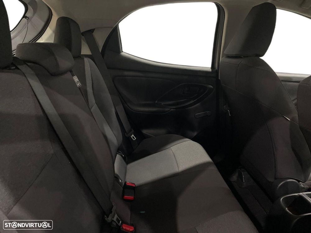 Toyota Yaris — fotografia 7
