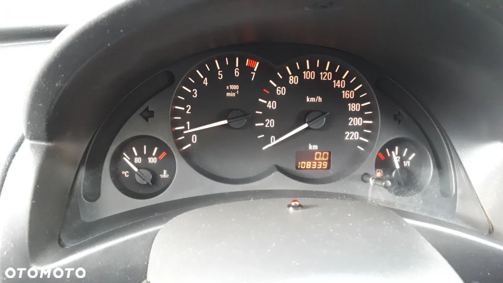Opel Corsa 1.0 12V Cosmo - 9