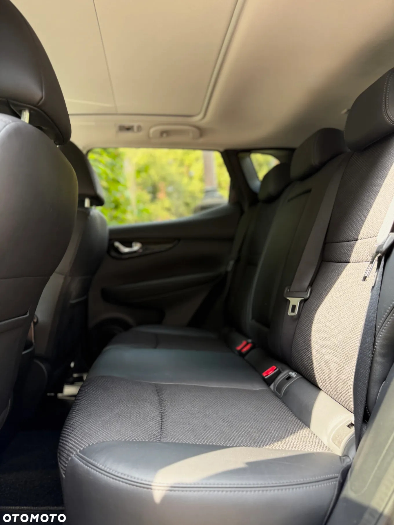 Nissan Qashqai 1.6 dCi Xtronic TEKNA - 8