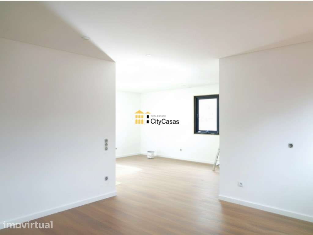 Andar Moradia T2 Renovado em Valbom - Grande imagem: 2/15