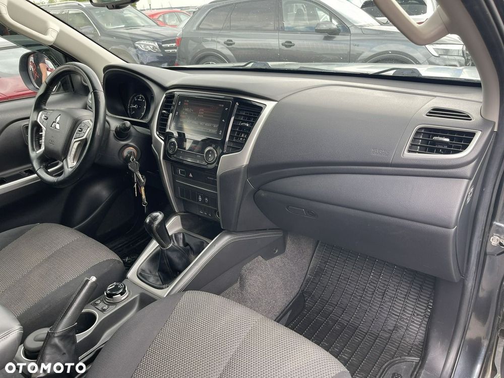 Mitsubishi L200 Pick Up 4x4 S&S Double Cab Basis - 9