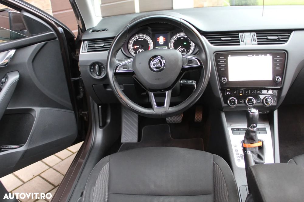 Skoda Octavia 1.6 TDI DSG Ambition - 10
