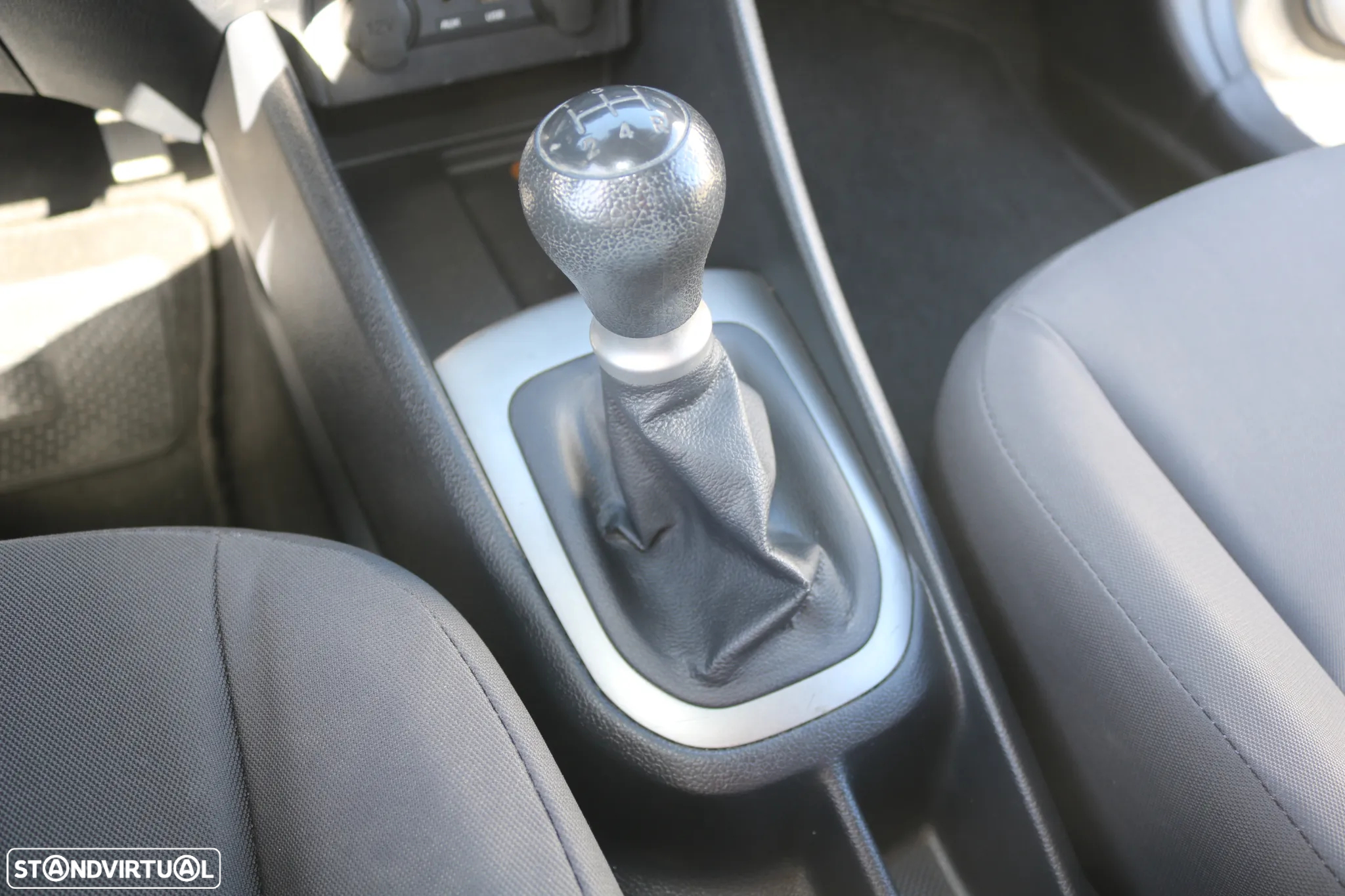 Kia Rio - 9
