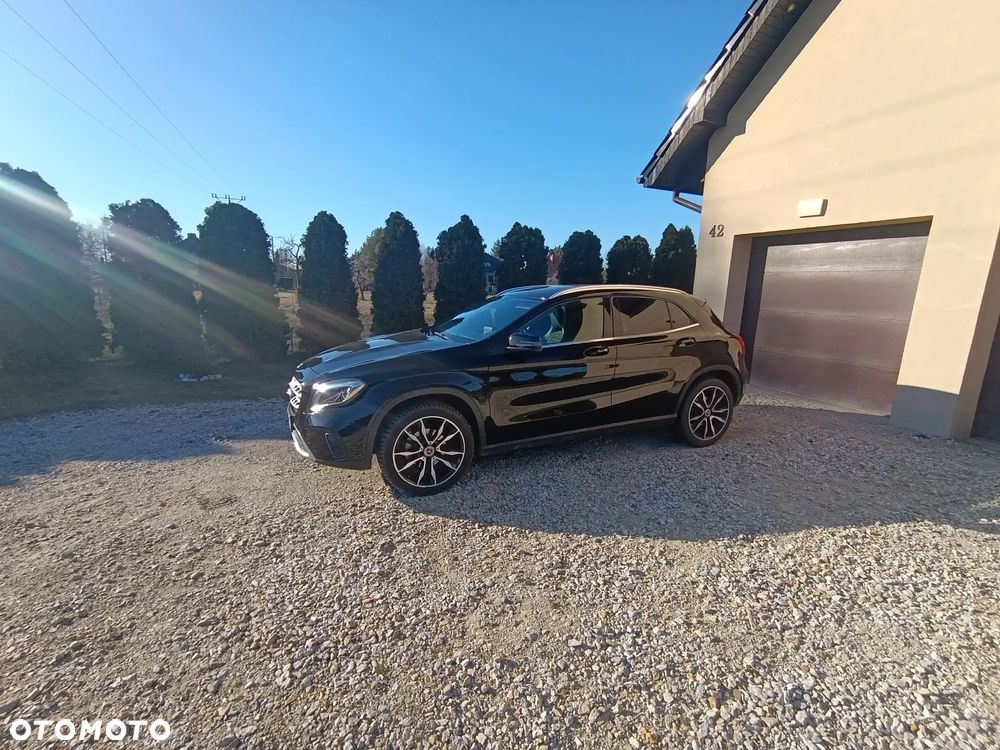 Mercedes-Benz GLA 200 7G-DCT - 32