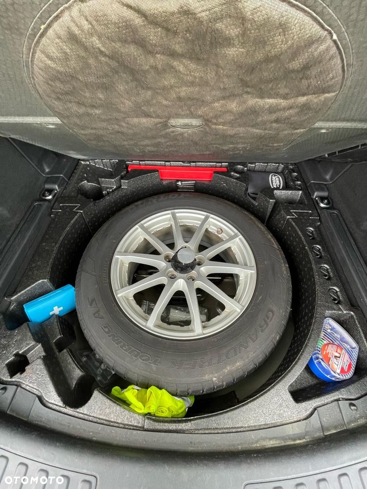 Land Rover Discovery Sport - 24