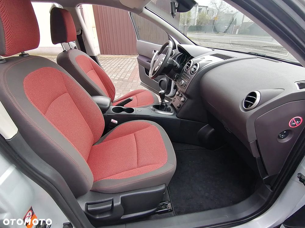 Nissan Qashqai 2.0 dCi DPF acenta - 25