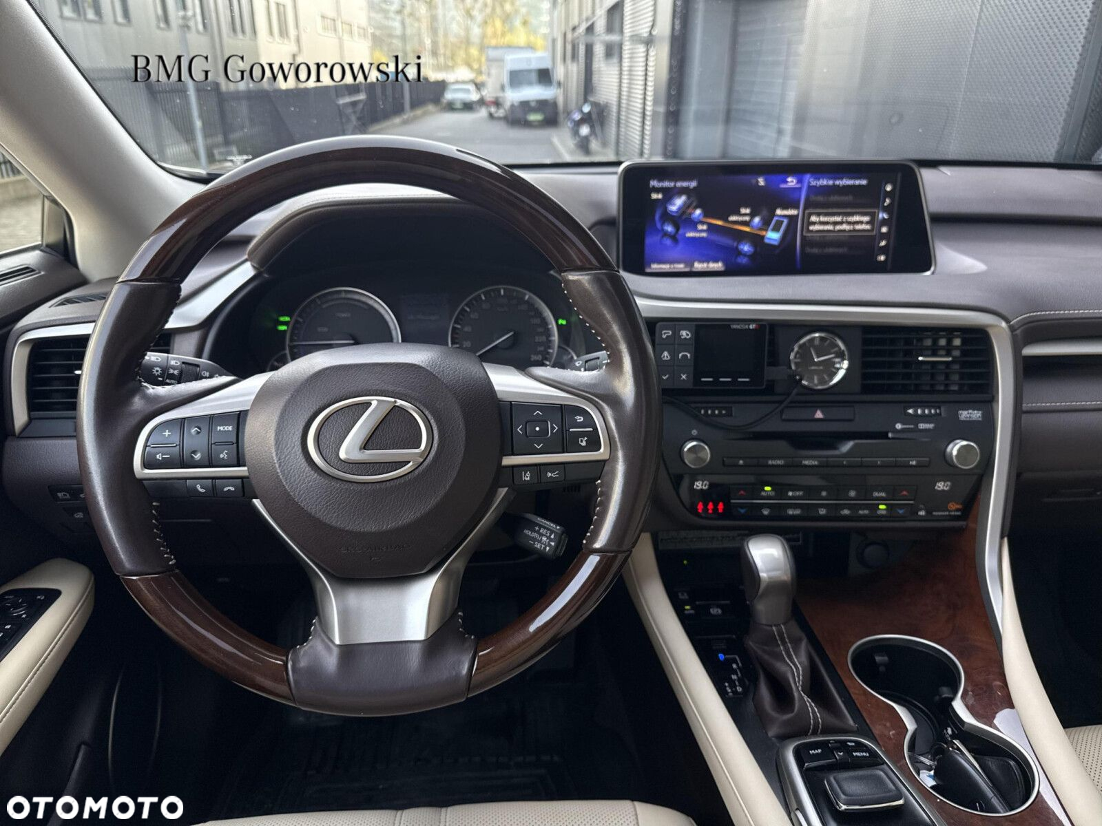 Lexus RX 450h Omotenashi - 13