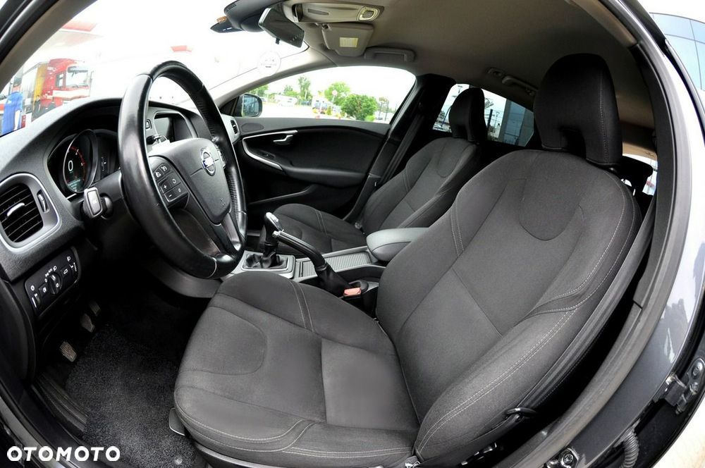 Volvo V40 D2 Momentum - 6