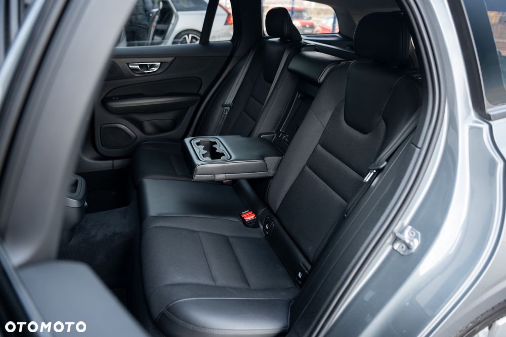 Volvo V60 D3 Geartronic Momentum - 35