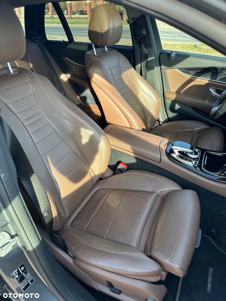 Mercedes-Benz Klasa E 220 d 4-Matic All-Terrain - 31