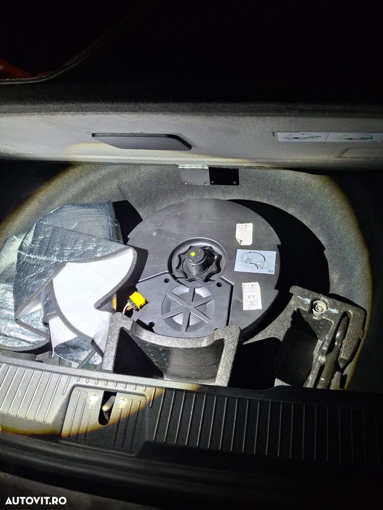 Volkswagen Passat Variant 2.0 TDI SCR 4Motion DSG Highline - 13