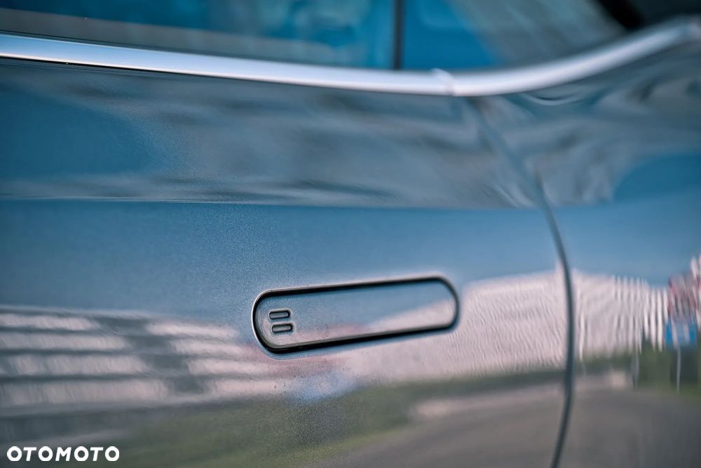 Aston Martin DB11 - 14