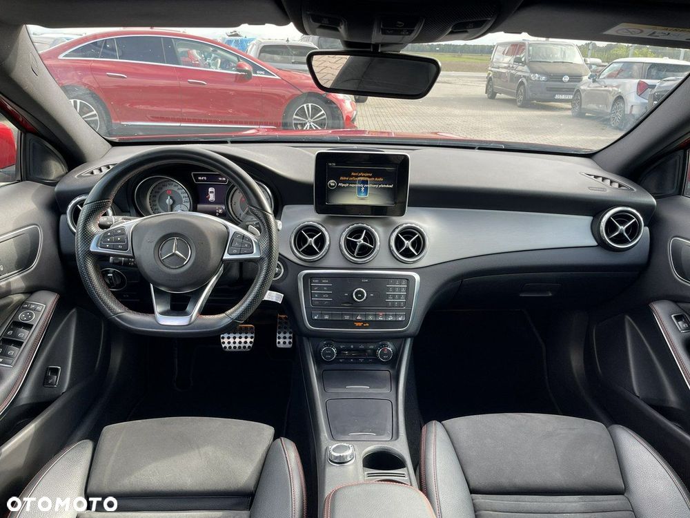 Mercedes-Benz GLA 200 (CDI) d 4Matic 7G-DCT AMG Line - 6