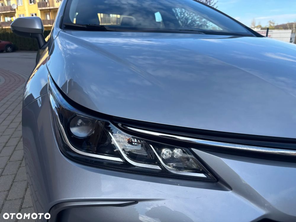 Toyota Corolla 1.8 Hybrid Style - 18