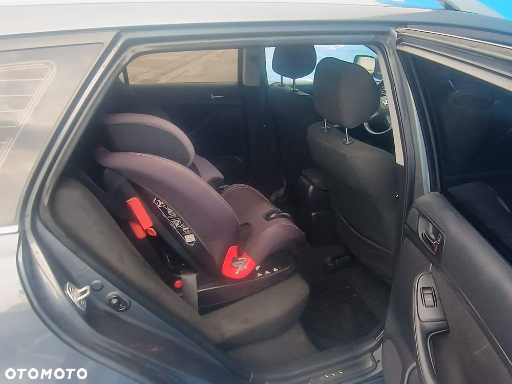 Toyota Avensis - 9