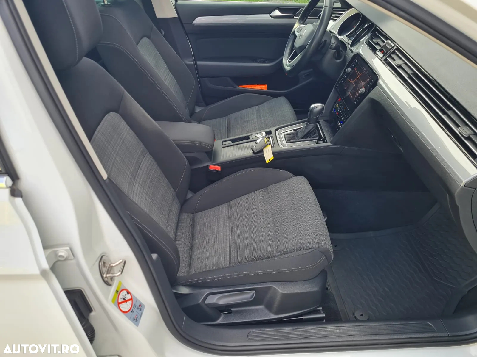 Volkswagen Passat 2.0 TDI (BlueMotion Technology) DSG Trendline - 13
