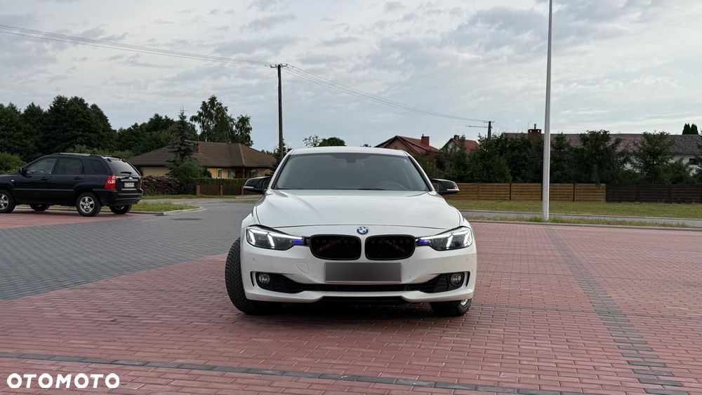 BMW Seria 3 325d - 13