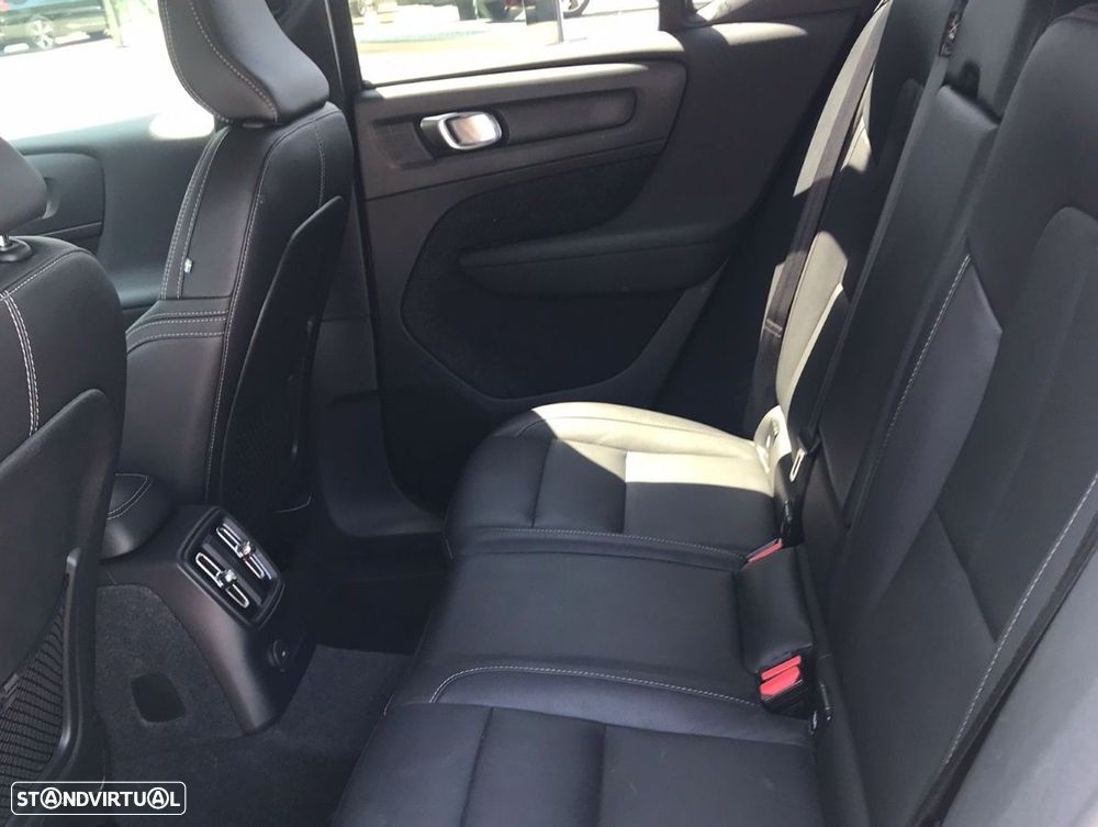Volvo XC 40 1.5 T5 PHEV Plus Dark - 4