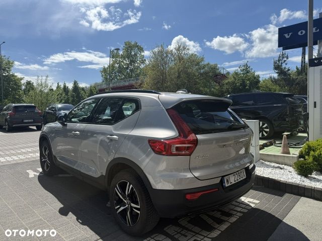 Volvo XC 40 B3 Plus Dark - 12