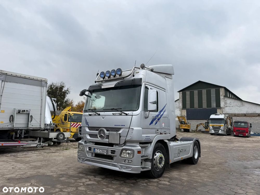 Mercedes-Benz Actros - 1