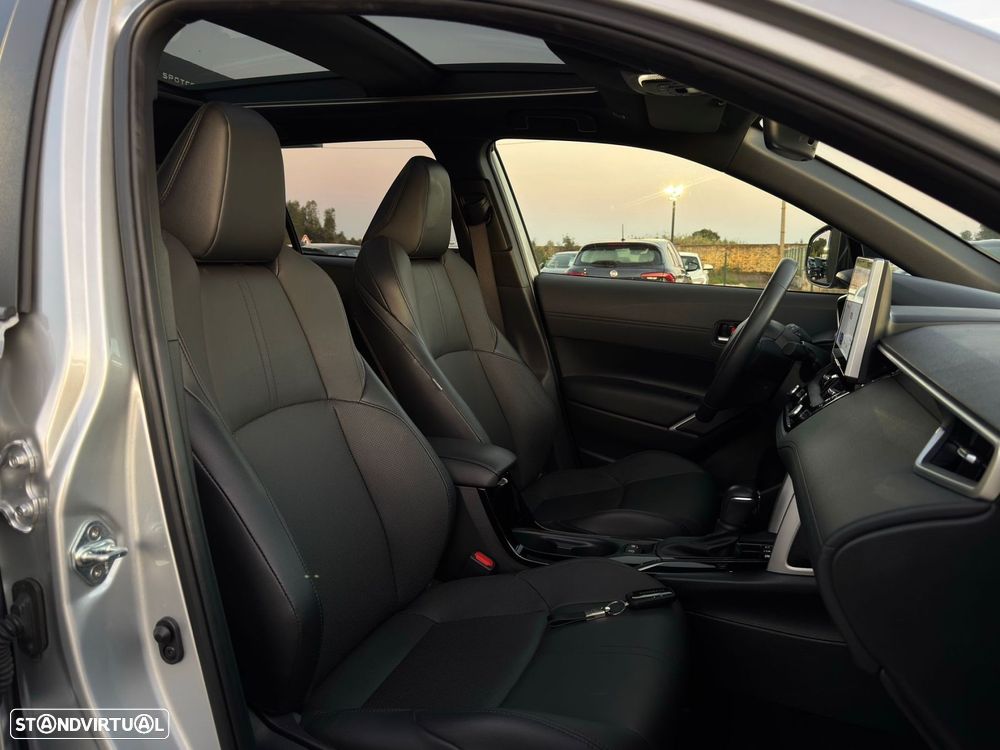 Toyota Corolla Cross 2.0 Hybrid Luxury - 42