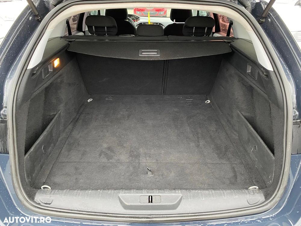Peugeot 308 - 13