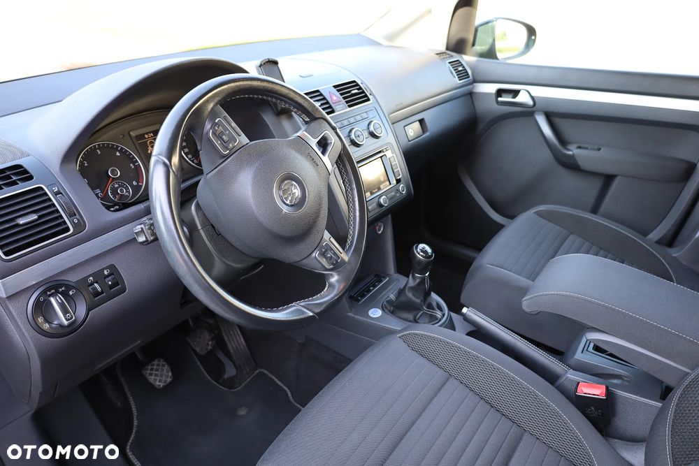 Volkswagen Touran - 13
