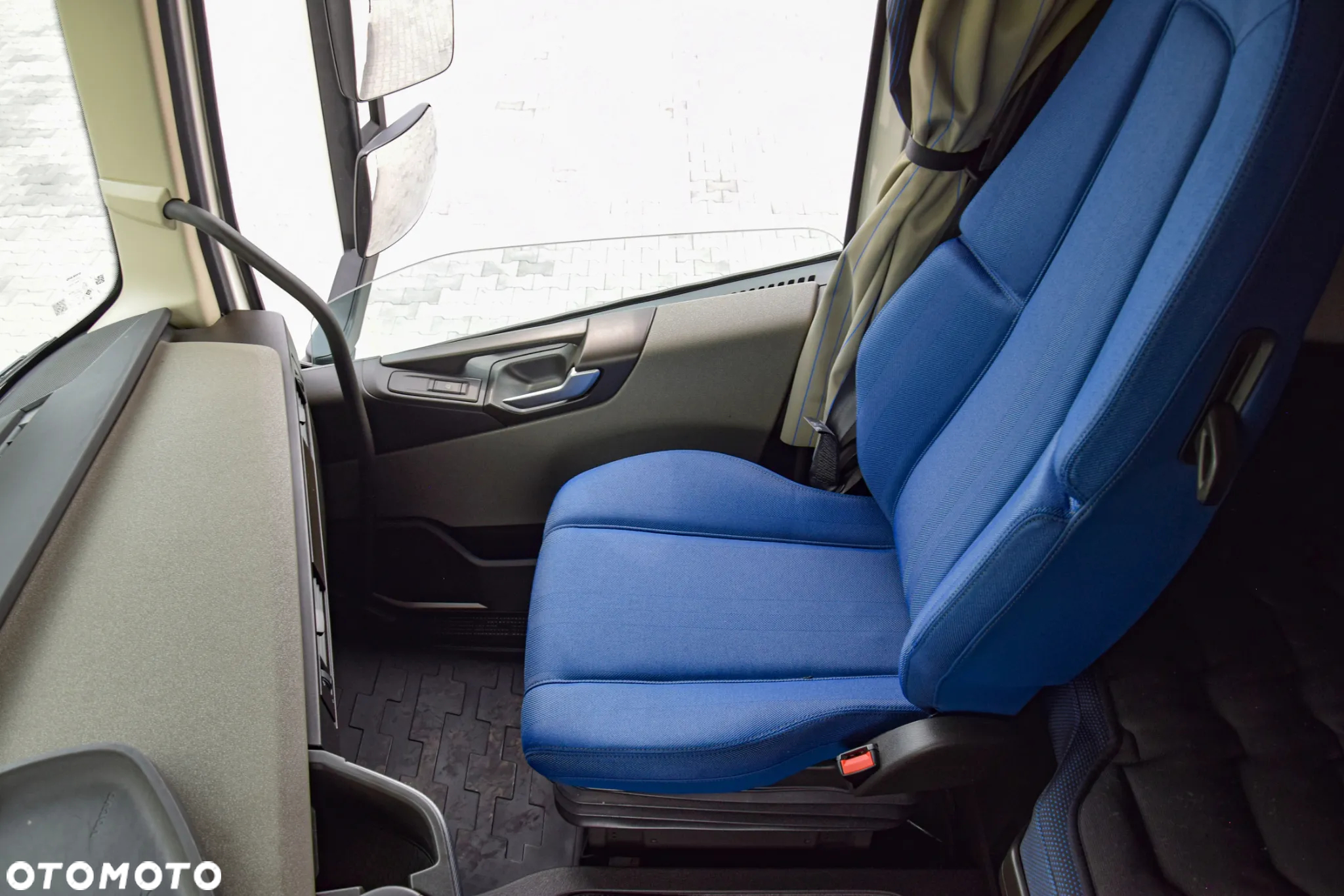 Volvo FH500 / EURO 6 / NOWY MODEL / KLIMATYZACJA POSTOJOWA / ACC / LEDY / 2 ZBIORNIKI / FULL SPILERY / 2023 / NISKI PRZEBIEG / SERWISOWANY / SPROWADZONY - 28